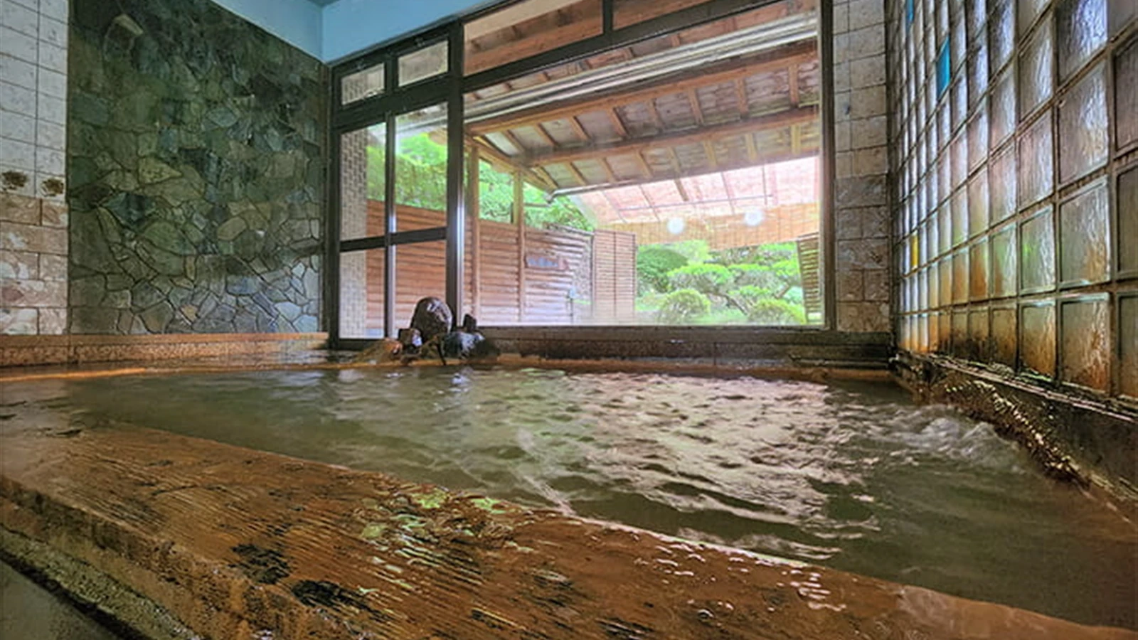湯屋温泉
