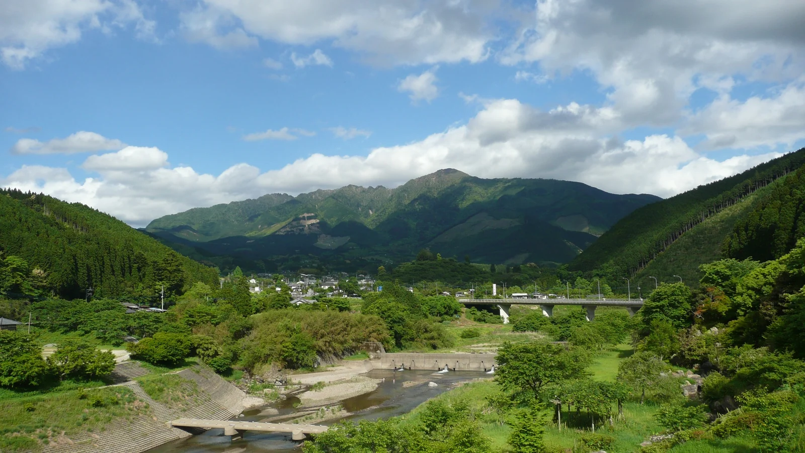 湯山温泉郷
